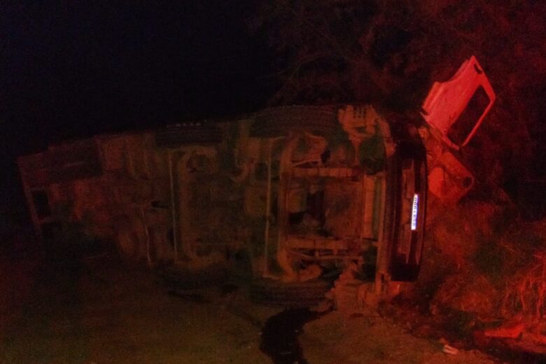 Jovem morre em acidente com caminhão na estrada do Piçarrão