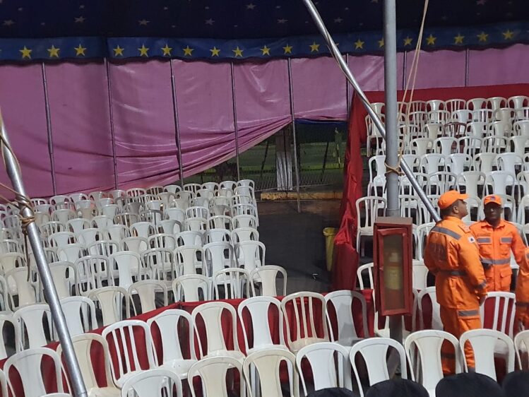 Arquibancada de circo desaba e seis pessoas ficam feridas