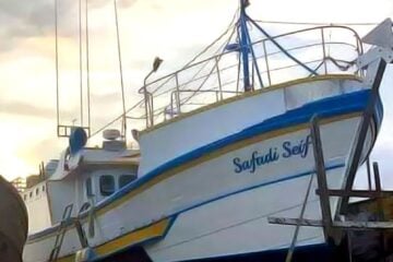 Marinha continua buscas por dois pescadores desaparecidos em naufrágio