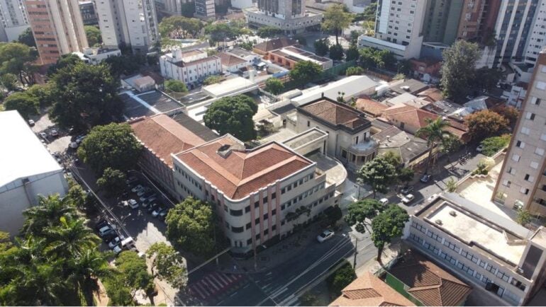 Por quase R$ 50 milhões, prefeito de BH anuncia compra do prédio do colégio Imaculada Conceição