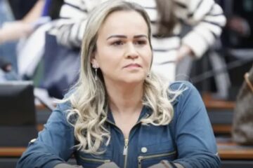 Após desfiliação do União Brasil, ministra do Turismo é pressionada para deixar o cargo