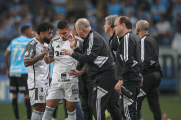 Após gol anulado e derrota para o Grêmio, Felipão critica VAR: “acabaram com o futebol”