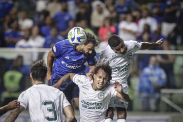 Goiás surpreende o Cruzeiro e sai da zona de rebaixamento do Brasileirão; veja os melhores momentos