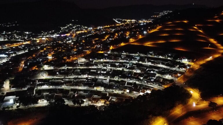 Iluminação de LED em Monlevade chega a 67,8%; bairro José de Alencar é o novo contemplado
