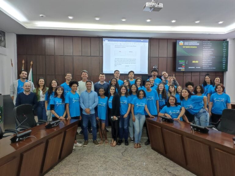 Com temática voltada ao mercado de trabalho, Parlamento Jovem realiza Plenária em Monlevade