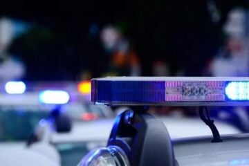 Pai e madrasta são presos acusados de espancar até a morte uma criança de quatro anos