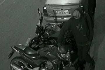 Homem é flagrado furtando motocicleta no Alto Pereira