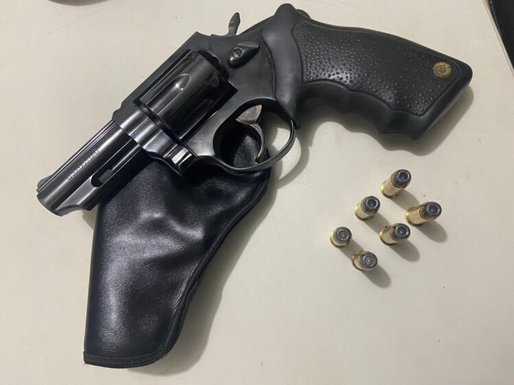 Polícia Rodoviária apreende revólver durante operação em Itabira