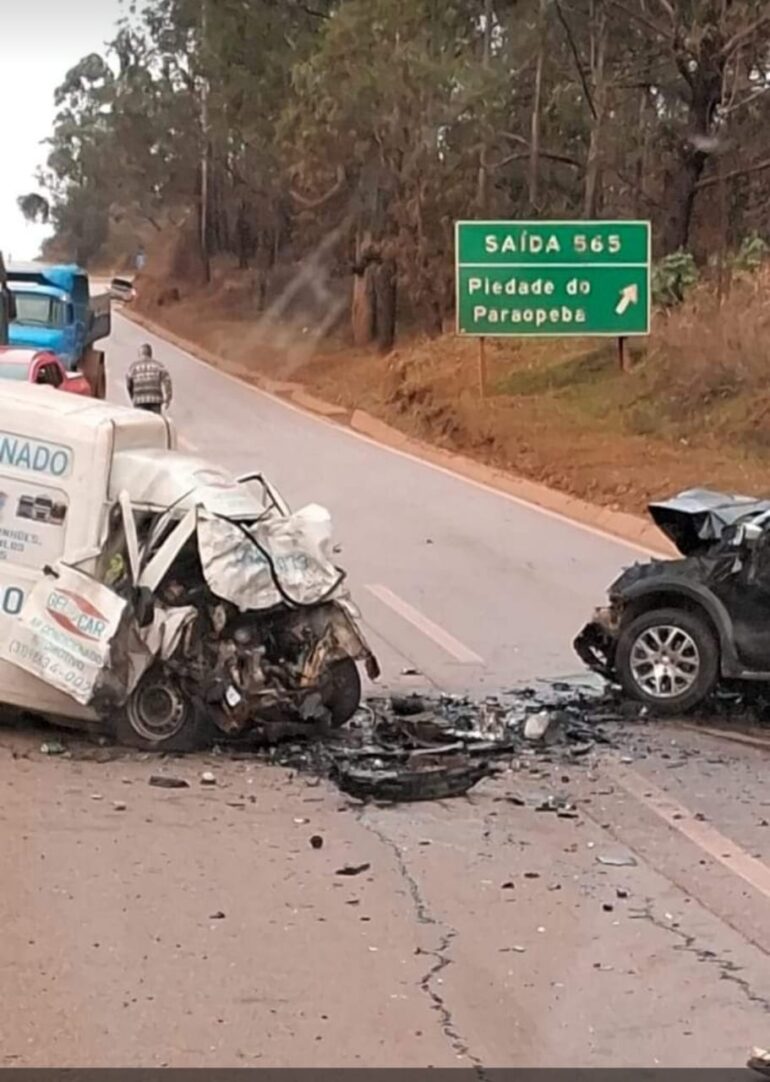 Acidente grave deixa uma pessoa morta e fecha a BR-040, próximo a Lagoa dos Ingleses
