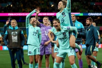 Copa do Mundo tem chuva de gols e goleadas surpreendentes nesta segunda-feira