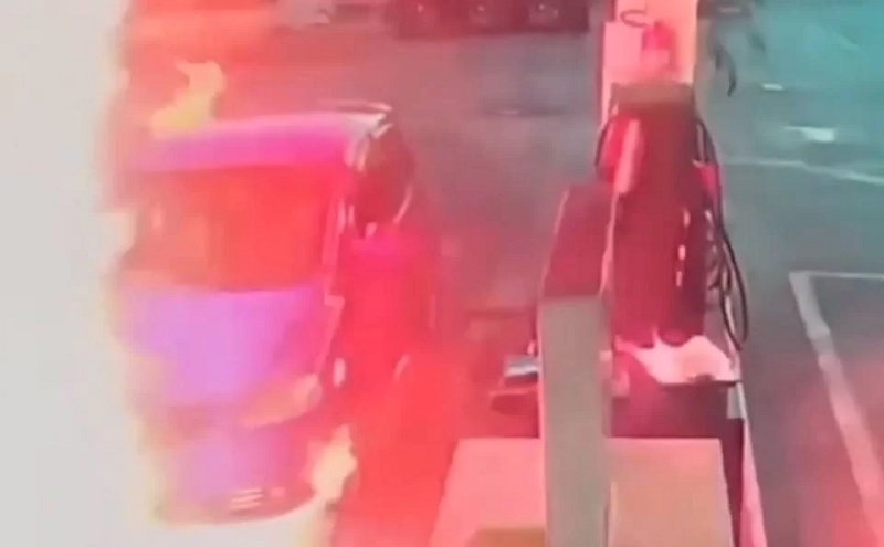 Carro com três mulheres explode em posto de combustível no Rio Grande do Norte; veja o vídeo