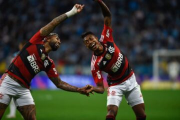 Copa do Brasil: Flamengo domina, vence o Grêmio em Porto Alegre e fica perto da final; assista aos melhores momentos