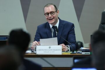 Zanin tem nomeação como ministro do STF publicada no Diário Oficial da União