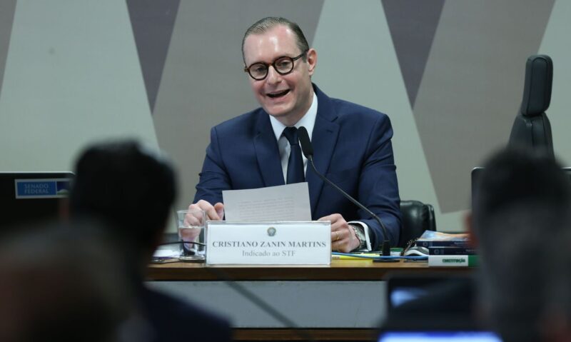 Zanin tem nomeação como ministro do STF publicada no Diário Oficial da União