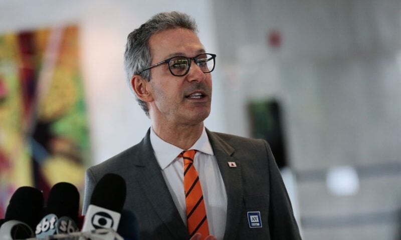 Zema sugere que próximo presidente seja do Sul ou Sudeste