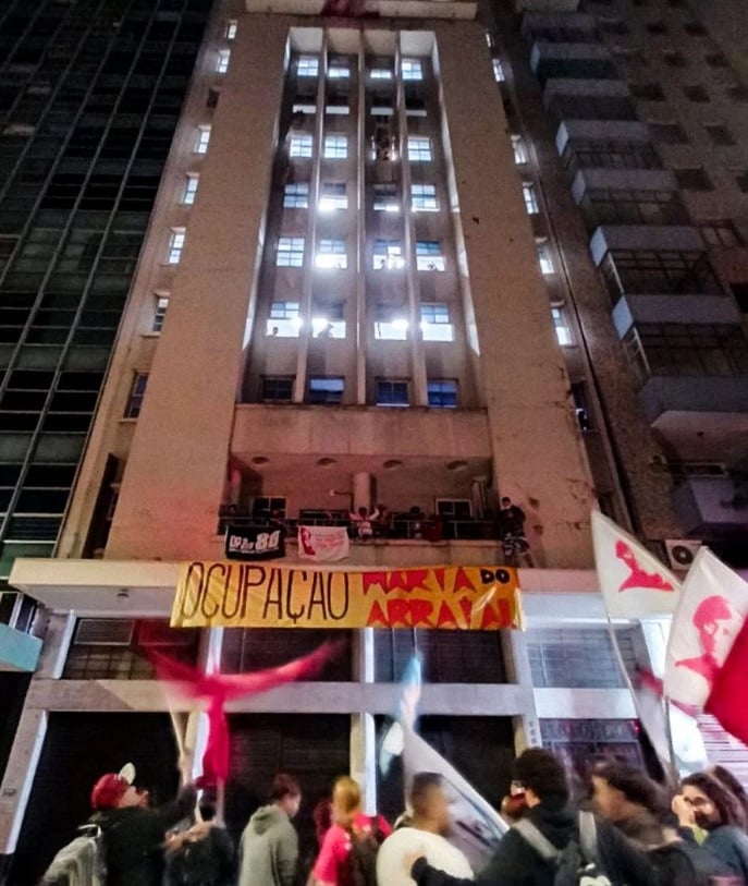 Movimento social ocupa prédio vazio no Centro de Belo Horizonte