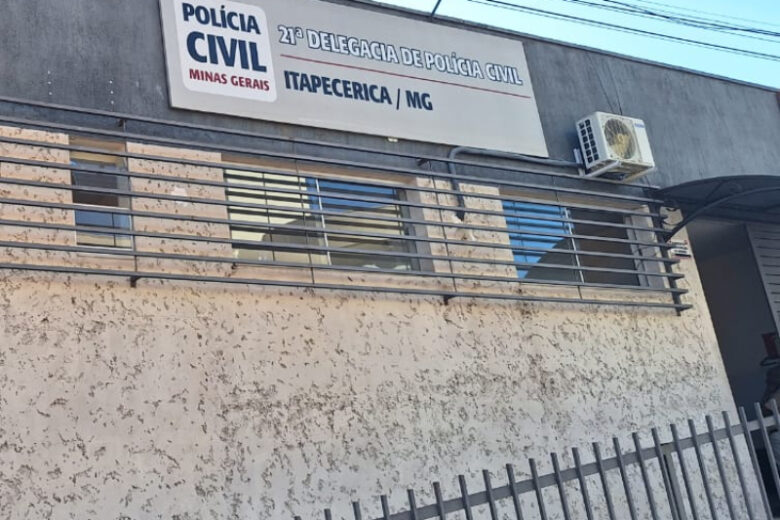 Pedreiro é preso acusado de enviar vídeos pornográficos para mulher e criança de 10 anos