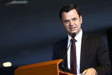 Defesa afirma que Anderson Torres vai falar em Comissão