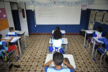 Professores apontam desafios da escola em tempo integral