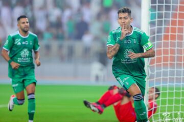 Roberto Firmino faz hat-trick na estreia do Al-Ahli no Campeonato da Arábia Saudita
