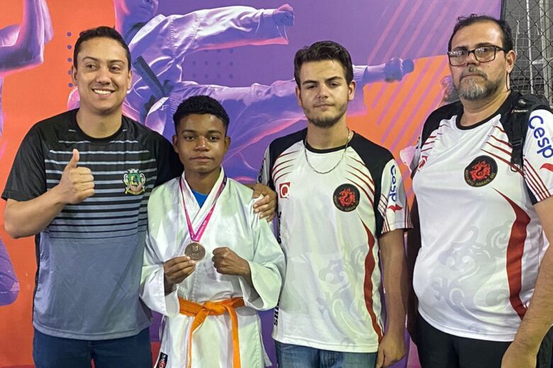 Aluno de Monlevade fica entre os três primeiros em torneio de Karatê no JEMG