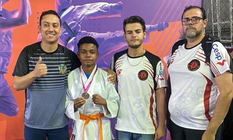 Aluno de Monlevade fica entre os três primeiros em torneio de Karatê no JEMG