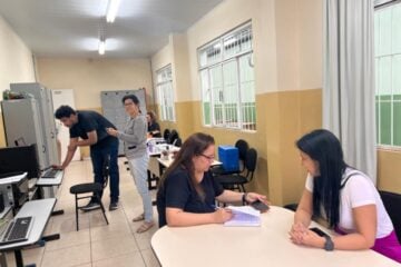 Sete escolas municipais de Monlevade recebem internet gratuita; confira