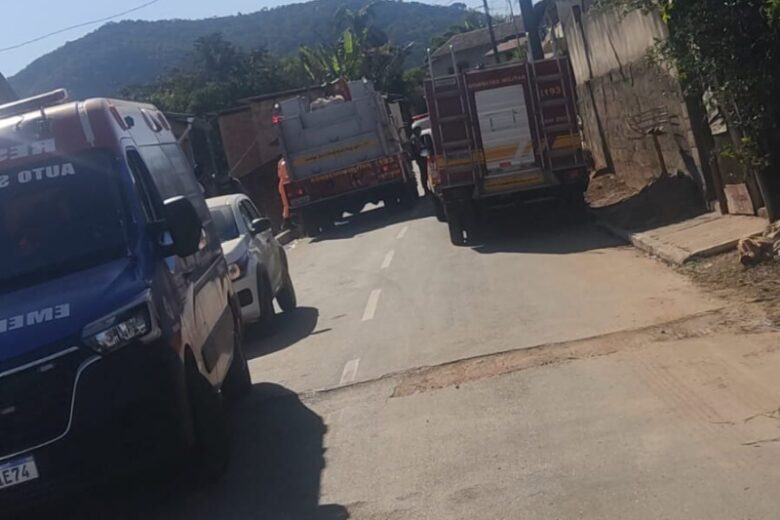 AGORA: Homem se nega a se entregar para a polícia e realiza disparos em Santa Bárbara