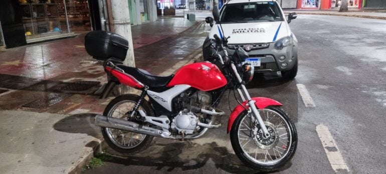 Itabira: PM recupera moto furtada em estabelecimento comercial do centro