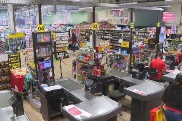Barão de Cocais: homem é suspeitos de agredir embalador que não reforçou sacola de supermercado; veja o vídeo