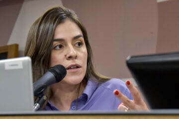 Deputada mineira relata ter recebido mais uma ameaça de estupro