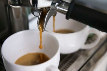 Mulher é acusada de tentar matar o marido envenenando café com alvejante