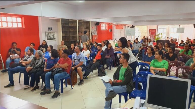 Professores da rede municipal de Belo Horizonte anunciam paralisação nesta terça-feira