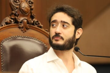 Com 26 votos favoráveis, Câmara abre processo de cassação contra Gabriel Azevedo