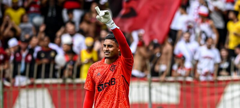 Sobrevivente de incêndio do Ninho do Urubu pega pênalti e Flamengo é campeão brasileiro Sub-20