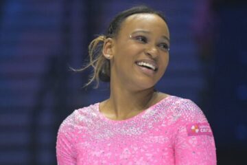Rebeca Andrade leva prata nas barras assimétricas na Copa do Mundo