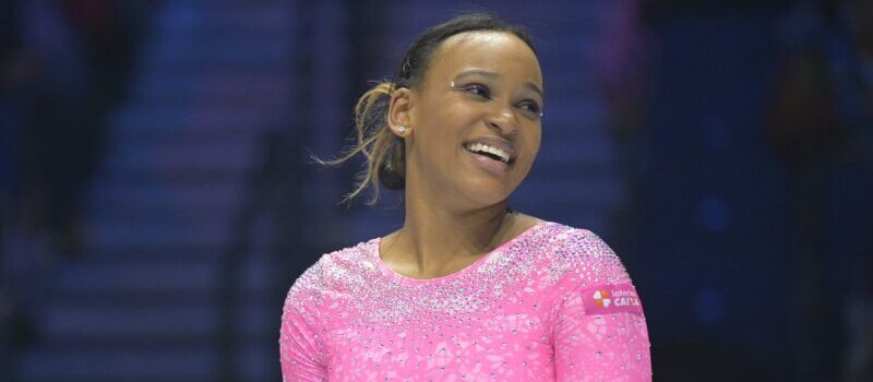 Rebeca Andrade leva prata nas barras assimétricas na Copa do Mundo