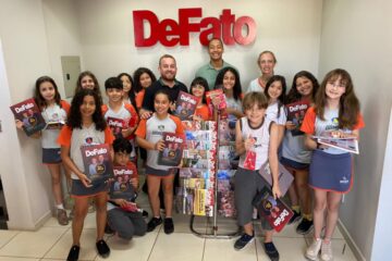 Visita especial: estudantes do Colégio Auge conhecem a redação da DeFato