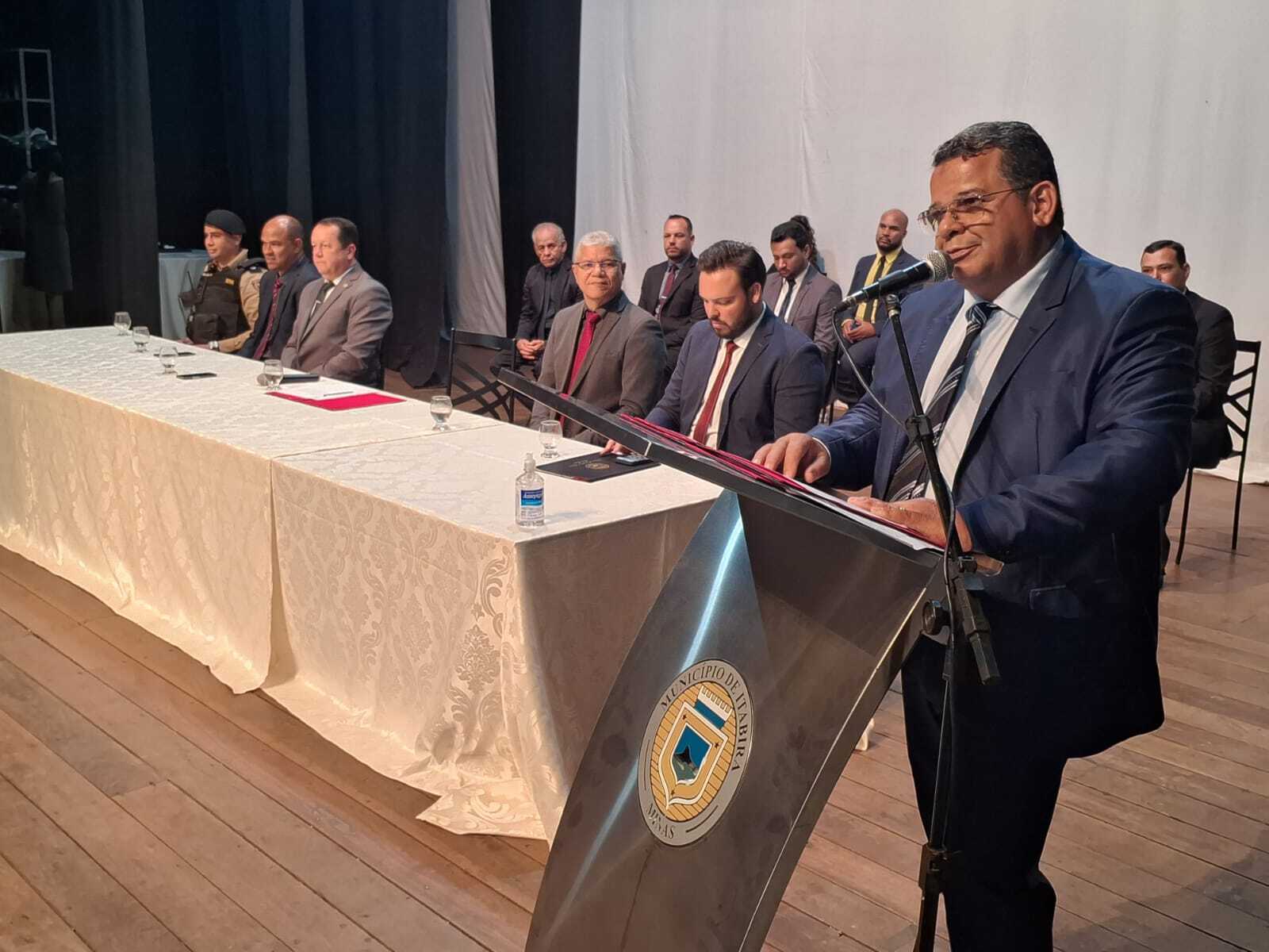 “É difícil escolher pessoas que representam nossa cidade, porque são tantas diferenciadas”, diz Heraldo em entrega de honrarias