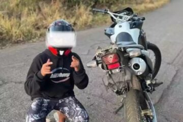 Menor de idade conhecido por fazer manobras em moto é apreendido em BH