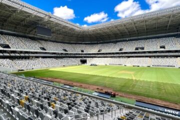 Presidente do Atlético-MG diz que gramado da Arena MRV será sintético