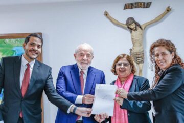 Lula aprova parecer da Advocacia Geral da União sobre demissão de servidor que praticar assédio sexual