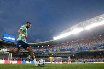 De técnico novo, seleção estreia nas Eliminatórias para a Copa de 2026