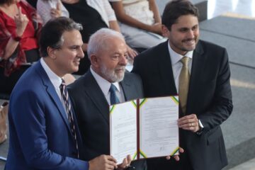 Estudantes do ensino médio terão bolsa para permanecer na escola