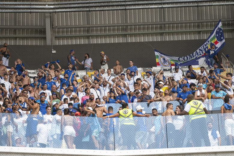 Para aquela torcida convicta: veja horário de Cruzeiro x Fortaleza, que será transmitido pela Caraça FM hoje (18)