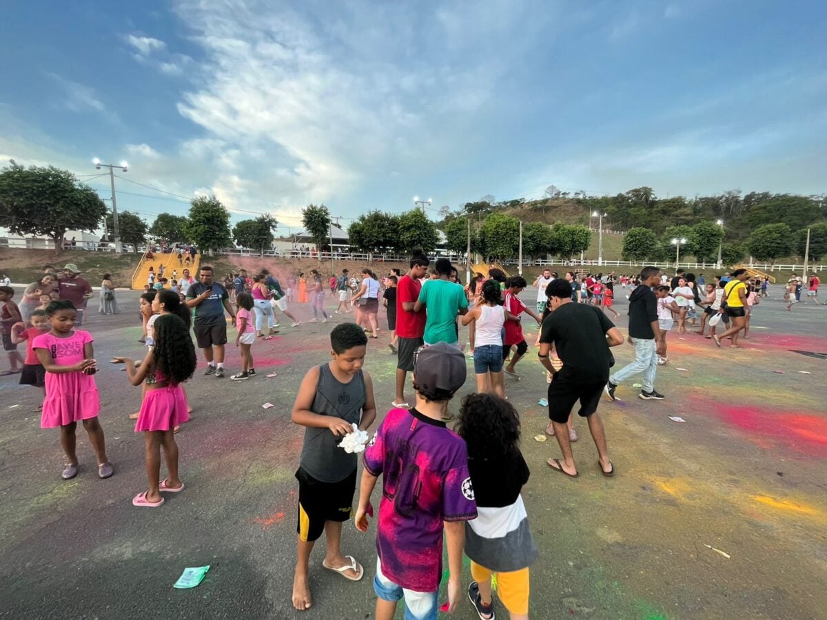 Festa das Crianças reúne cerca de 3 mil pessoas no Parque de Exposições em São Gonçalo