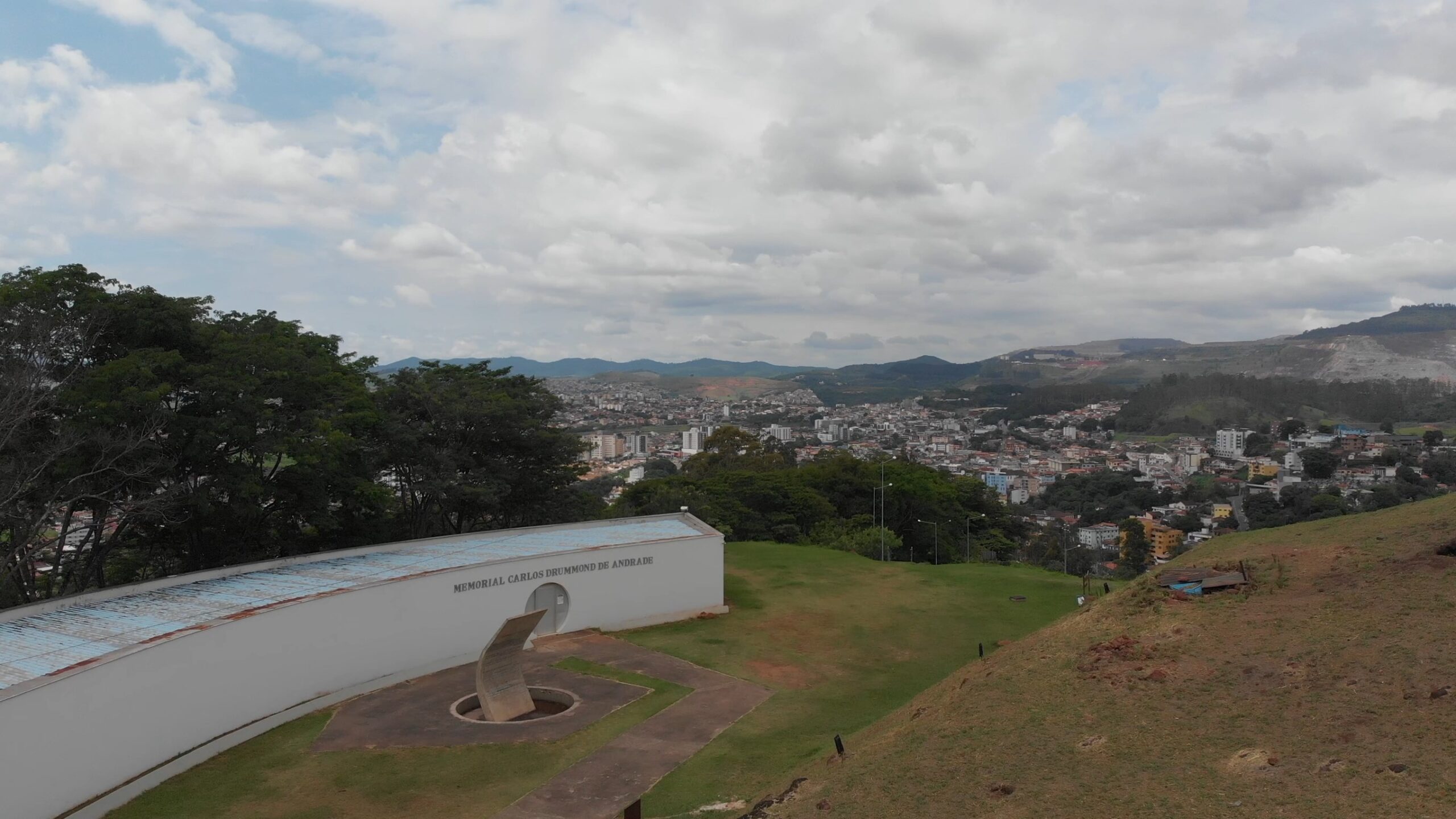 Sexta-feira típica de primavera e com possibilidade de chuva em BH, Itabira e João Monlevade; confira a previsão do tempo