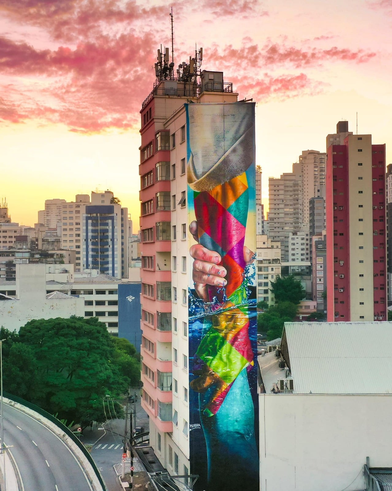 Com mural do Kobra e show de Mac Júlia, Mostra de Arte Pública em Itabira começa no próximo dia 9; confira a programação