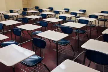 Cidade mineira suspende aulas após 27 casos de infecção bacteriana