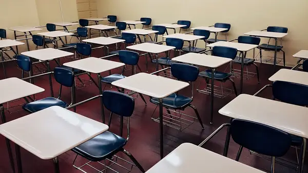 Cidade mineira suspende aulas após 27 casos de infecção bacteriana